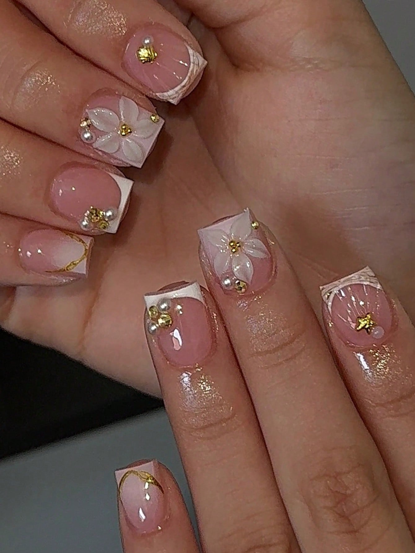 Nail Art Halal - 24pcs Short Square White French Flower