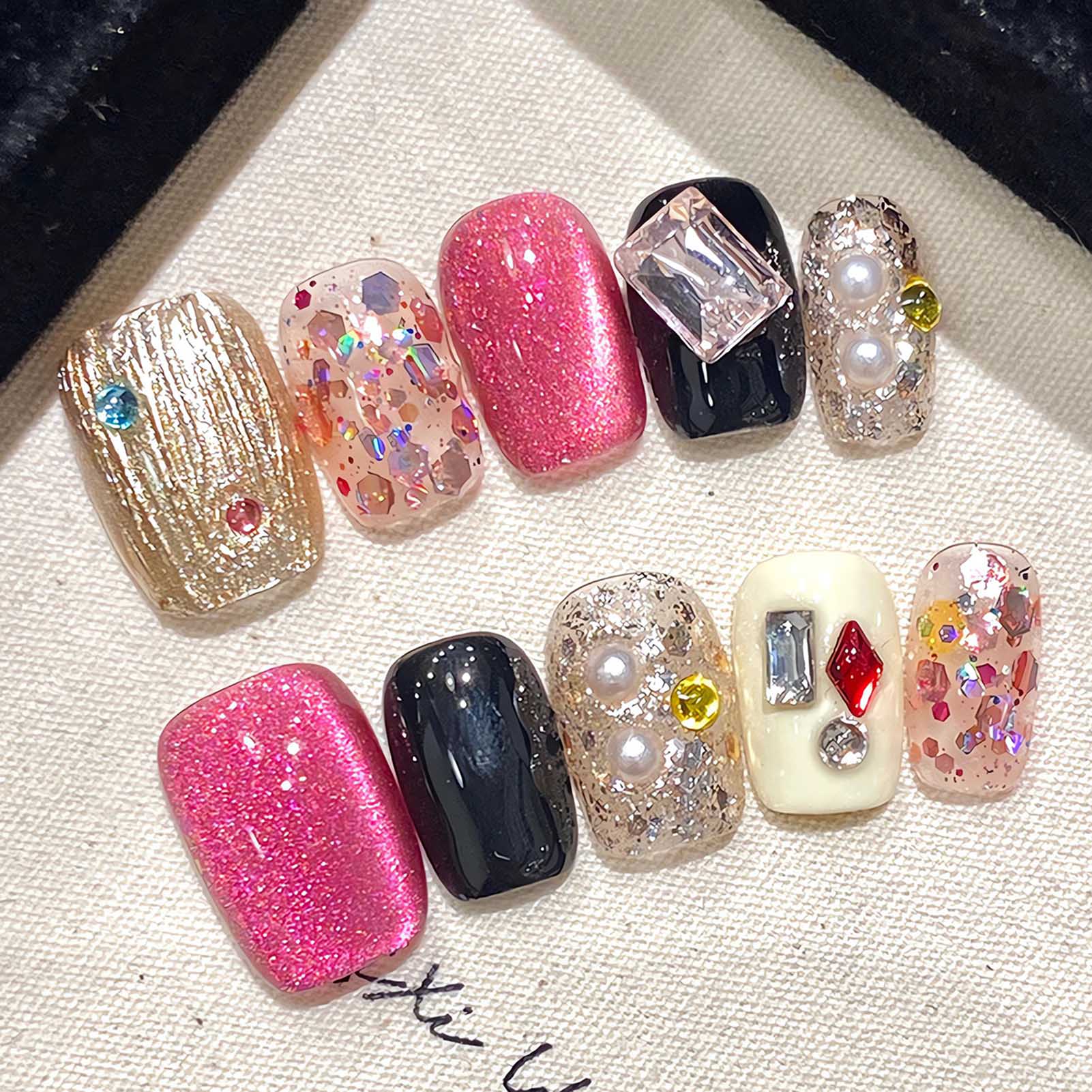 Handmade Press on Nails Glitte - огляд і ціна Nail Art Eye Cat